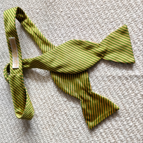 Vintage Carrot & Gibbs pure horizontal striped Silk self- tied Bowtie, size OS - Picture 4 of 9
